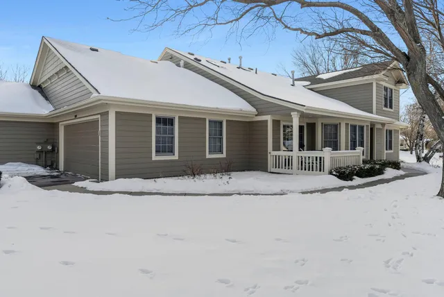 $385,000 | 809 Ivy Lane, Eagan, MN 55123