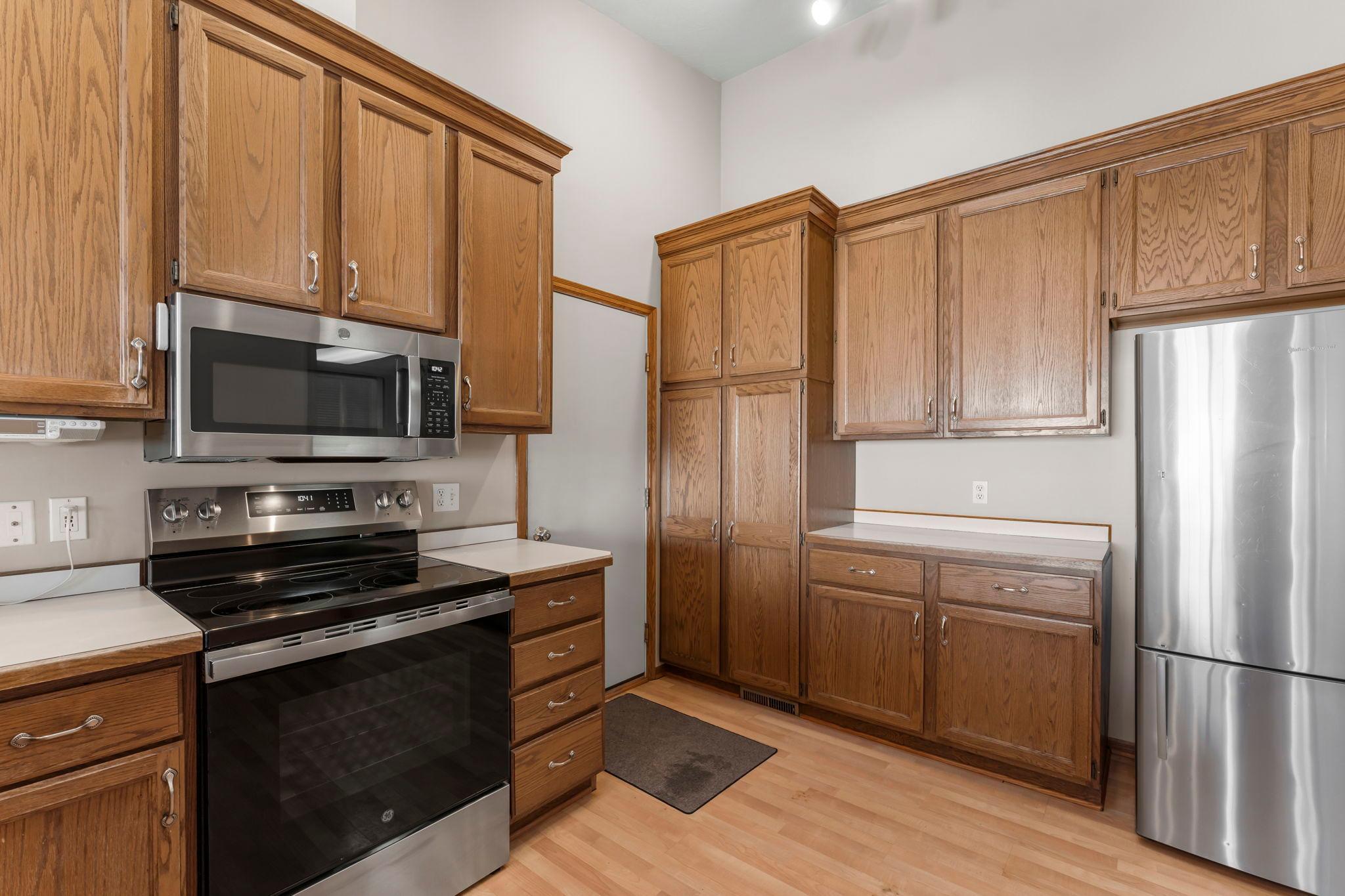 809 Ivy Lane Eagan, MN 55123 - Photo 16 of 47