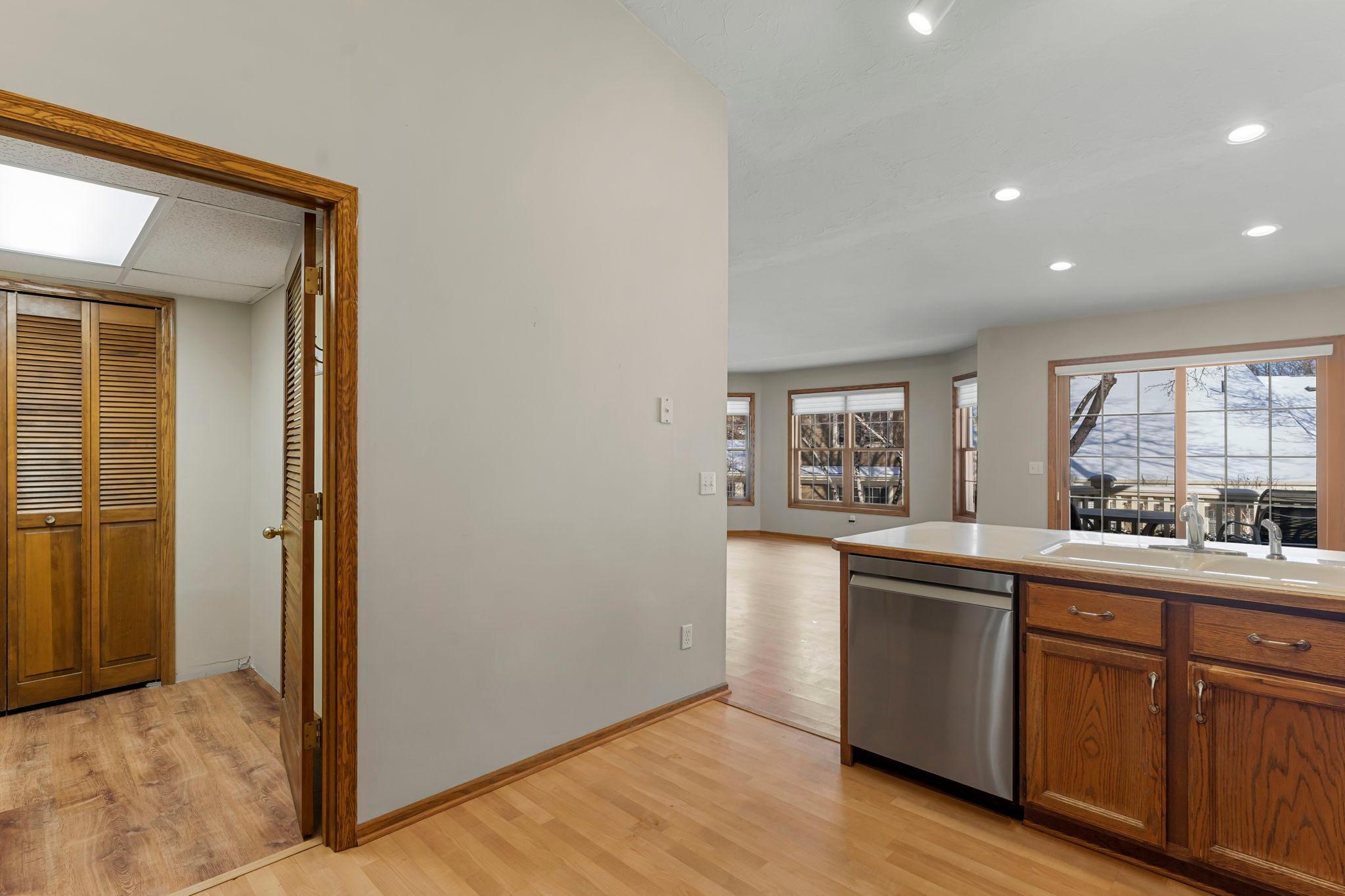 809 Ivy Lane Eagan, MN 55123 - Photo 17 of 47