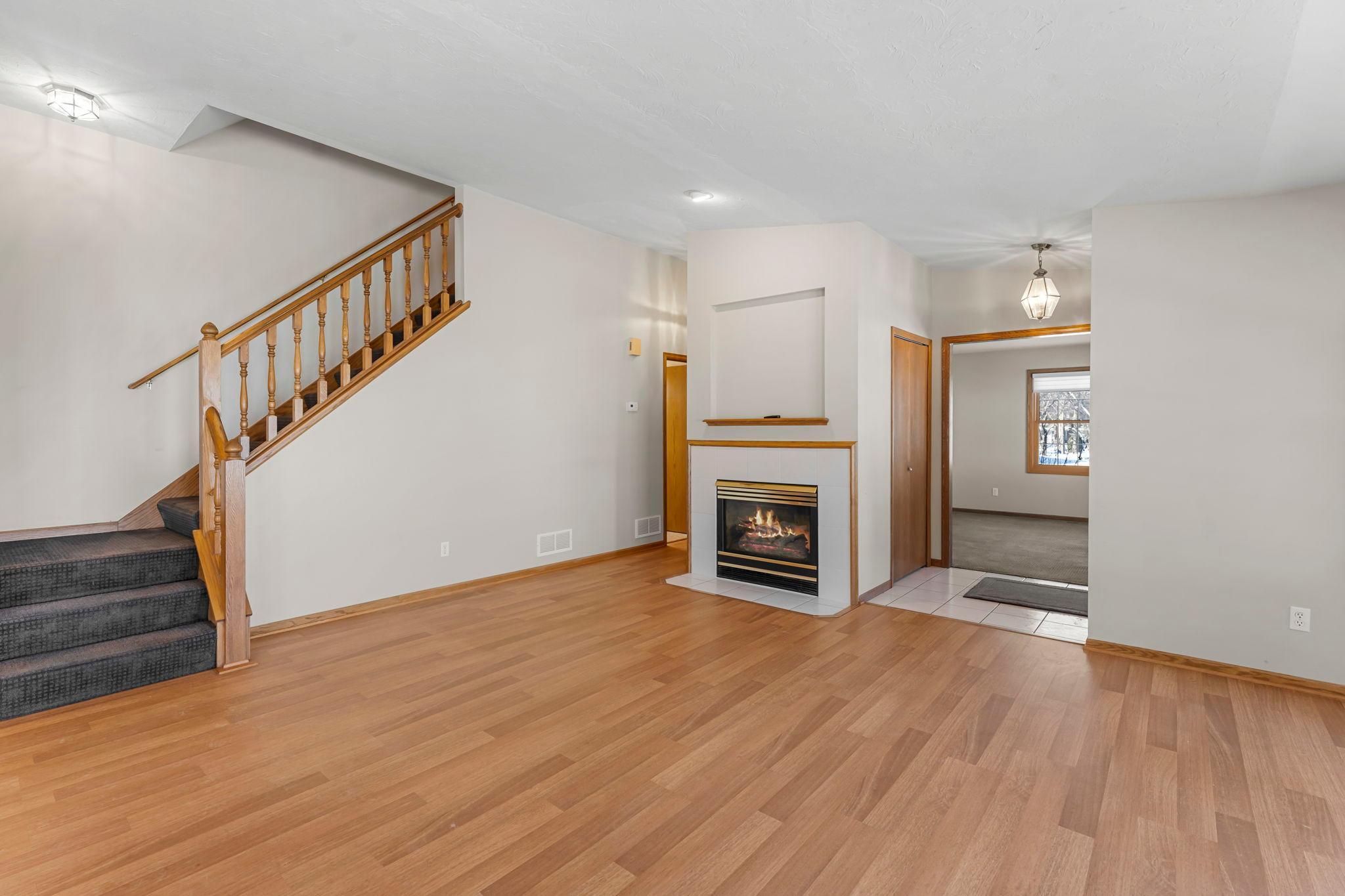 809 Ivy Lane Eagan, MN 55123 - Photo 9 of 47