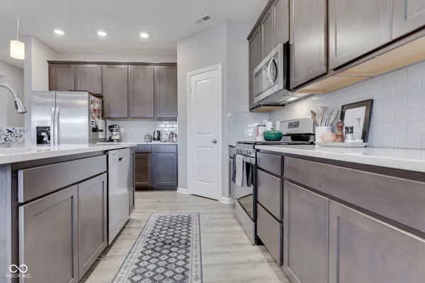 $425,000 | 948 Fred Lane, Greenwood, IN 46143