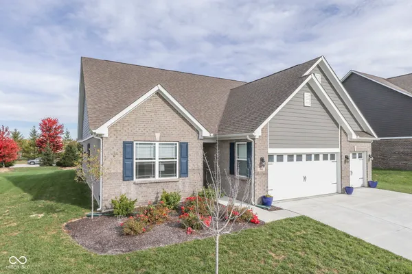 $425,000 | 948 Fred Lane, Greenwood, IN 46143