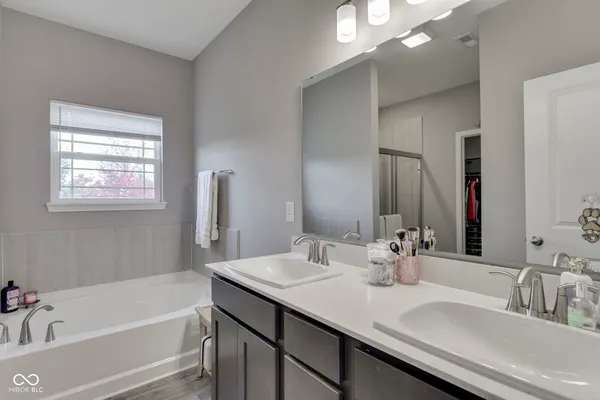 $425,000 | 948 Fred Lane, Greenwood, IN 46143