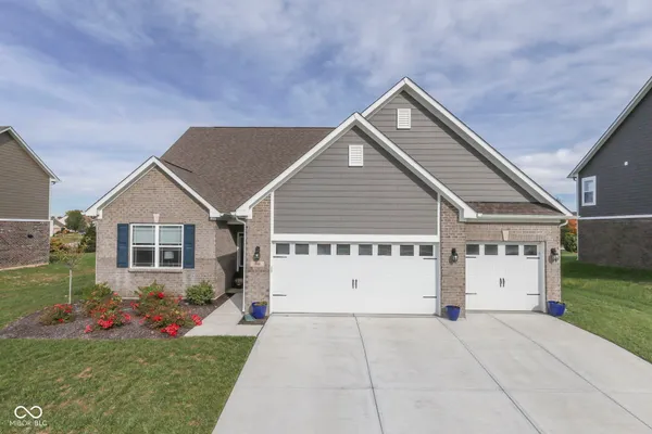 $425,000 | 948 Fred Lane, Greenwood, IN 46143