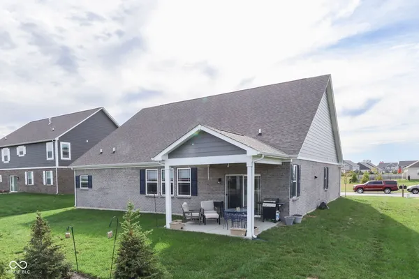$425,000 | 948 Fred Lane, Greenwood, IN 46143