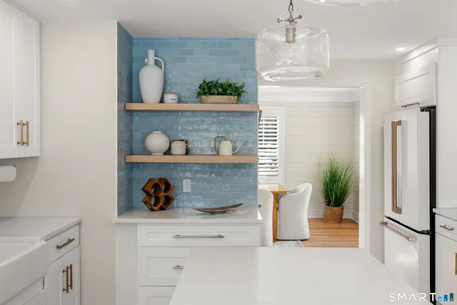 $1,175,000 | 98 Cambridge Street, Fairfield, CT 06824