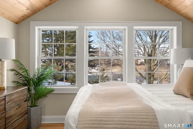 $1,175,000 | 98 Cambridge Street, Fairfield, CT 06824