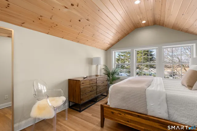 $1,175,000 | 98 Cambridge Street, Fairfield, CT 06824