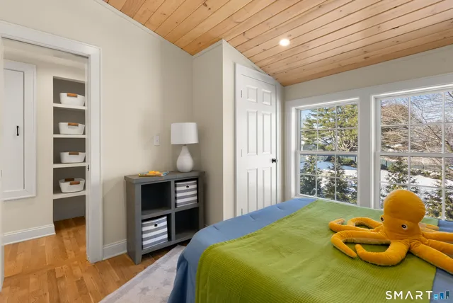 $1,175,000 | 98 Cambridge Street, Fairfield, CT 06824