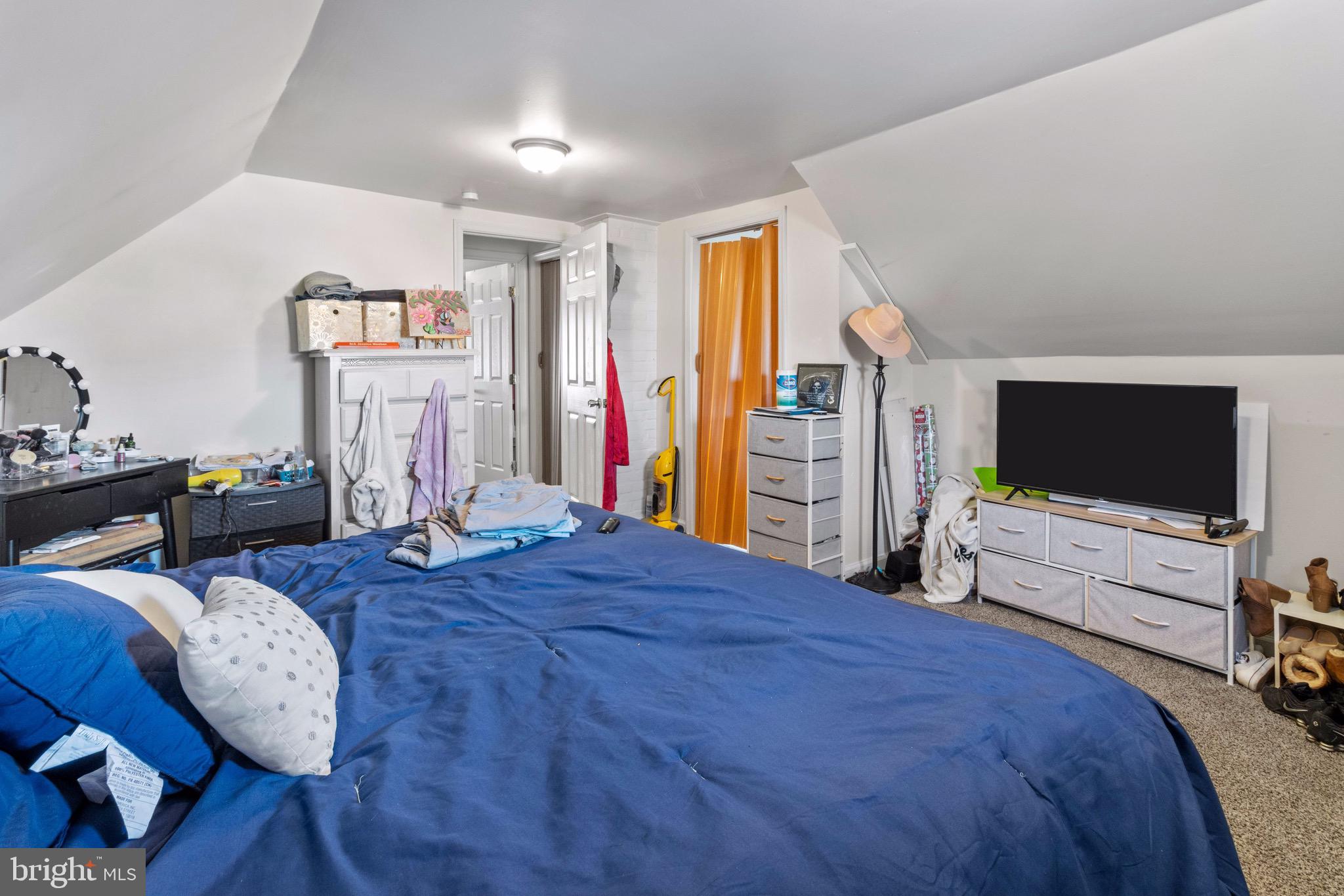 108 Goldengate Road Levittown, PA 19057 - Photo 12 of 20