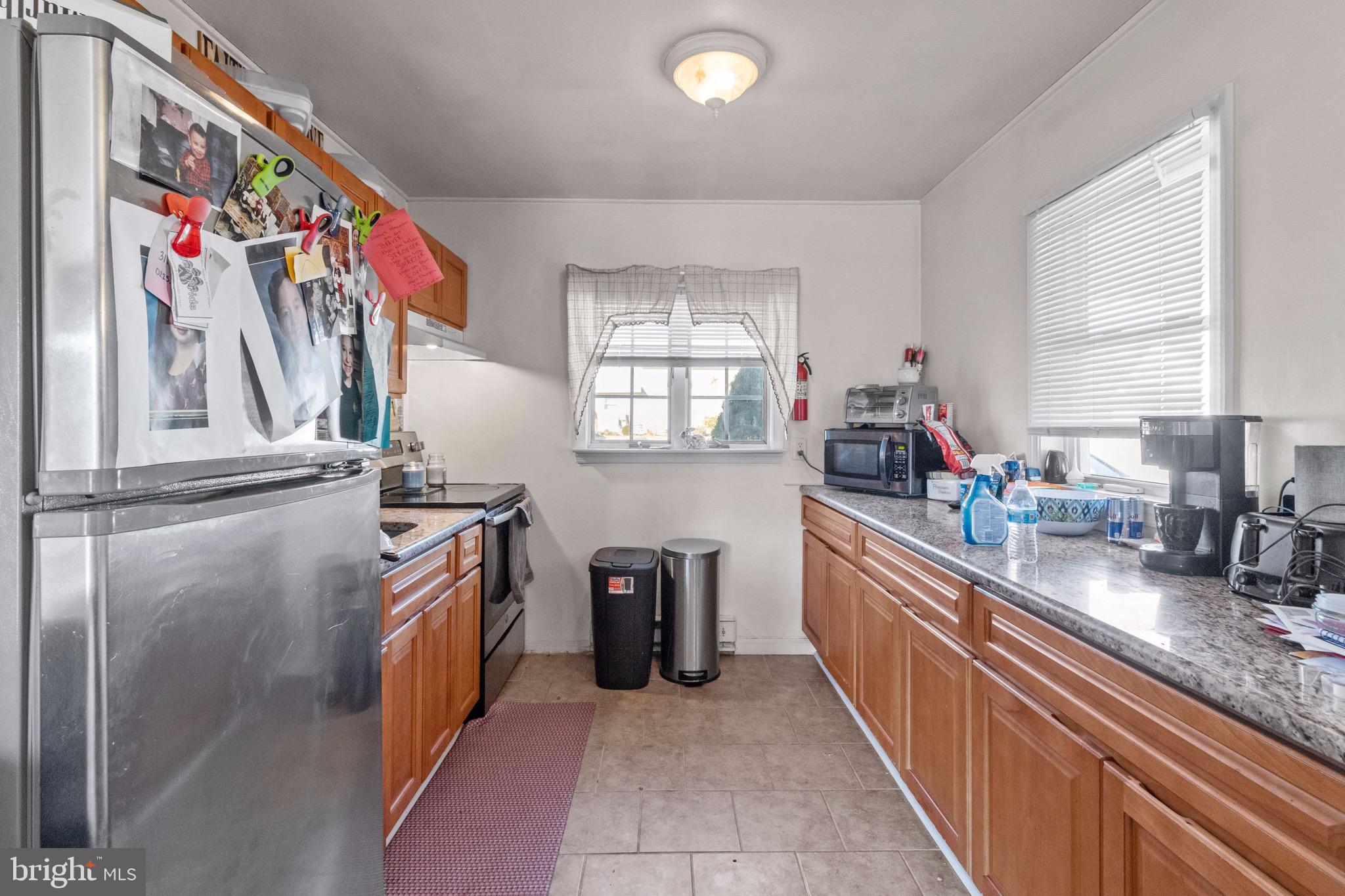 108 Goldengate Road Levittown, PA 19057 - Photo 5 of 20