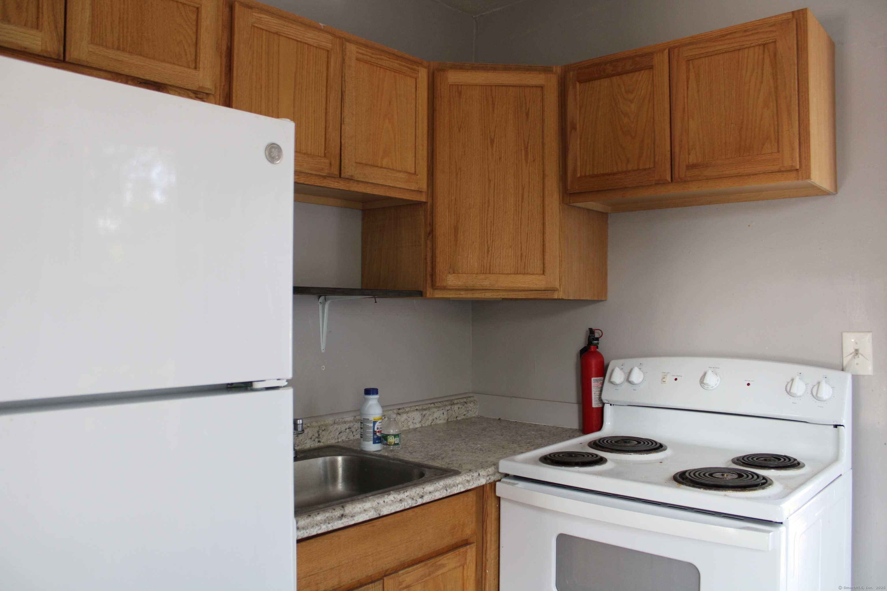 42 Summer Street, Unit 4 Bristol, CT 06010 - Photo 3 of 11