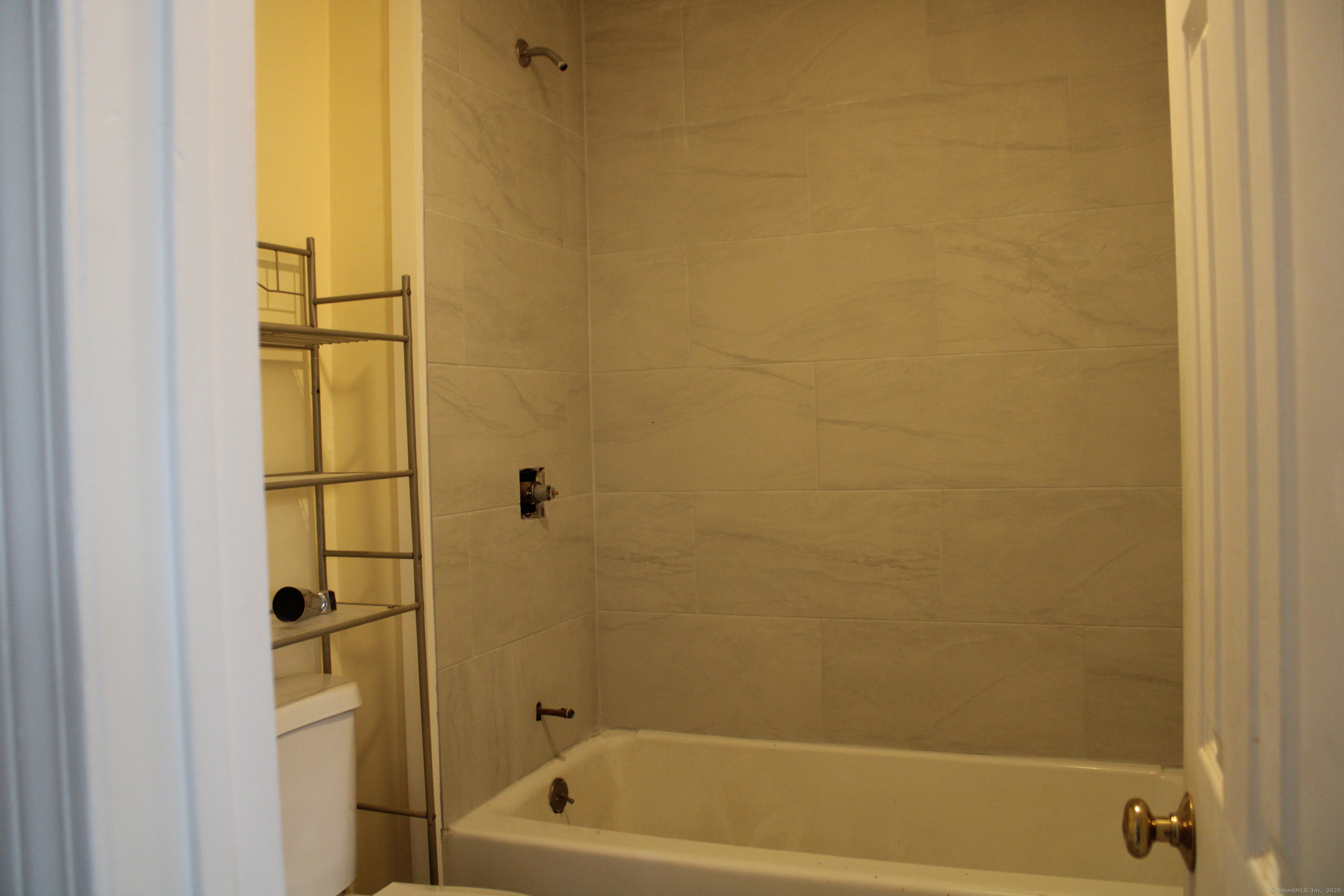 42 Summer Street, Unit 4 Bristol, CT 06010 - Photo 4 of 11