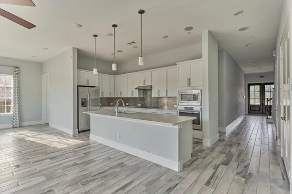 $395,000 | 2113 Solstice Boulevard, Spring, TX 77386