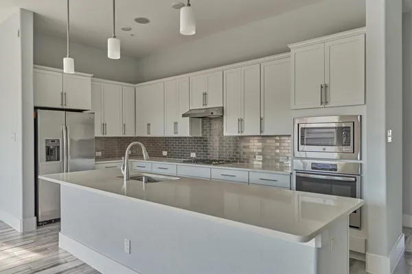 $395,000 | 2113 Solstice Boulevard, Spring, TX 77386