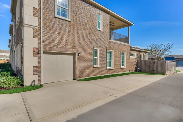 $395,000 | 2113 Solstice Boulevard, Spring, TX 77386