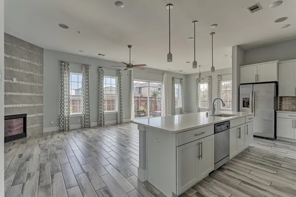 $395,000 | 2113 Solstice Boulevard, Spring, TX 77386