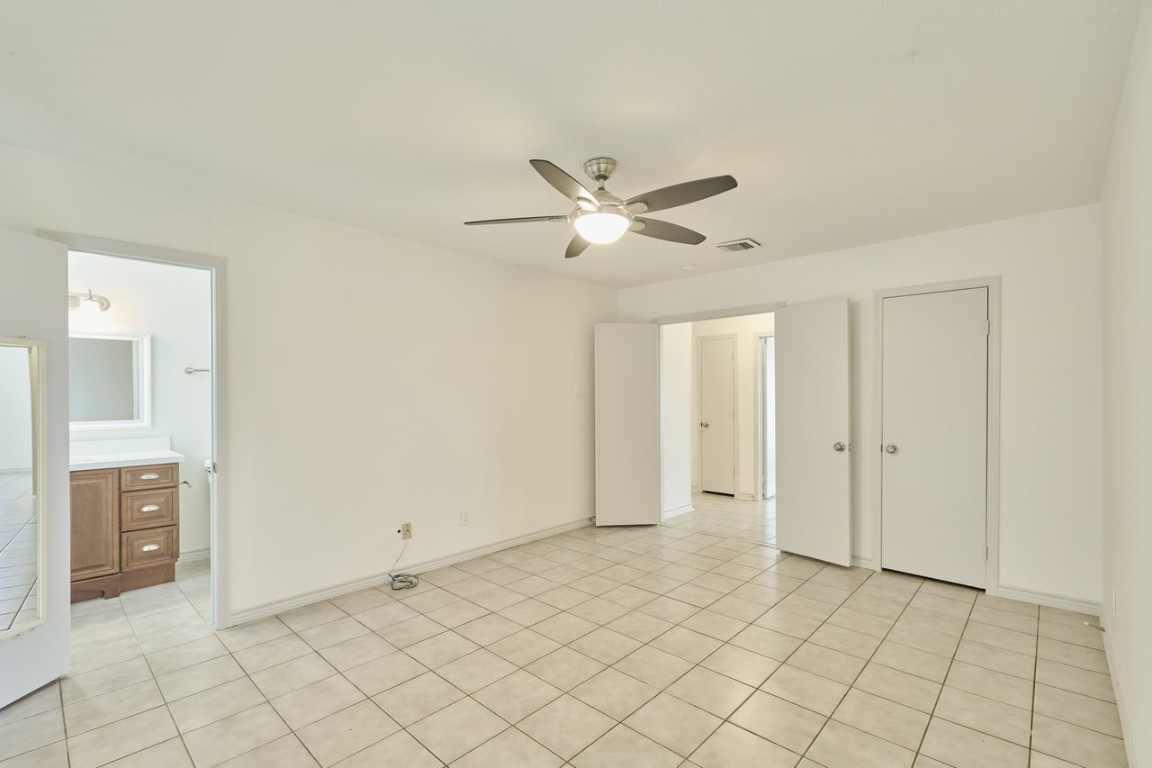 619 Pinewood Drive Conroe, TX 77385 - Photo 32 of 44 a view of an empty room