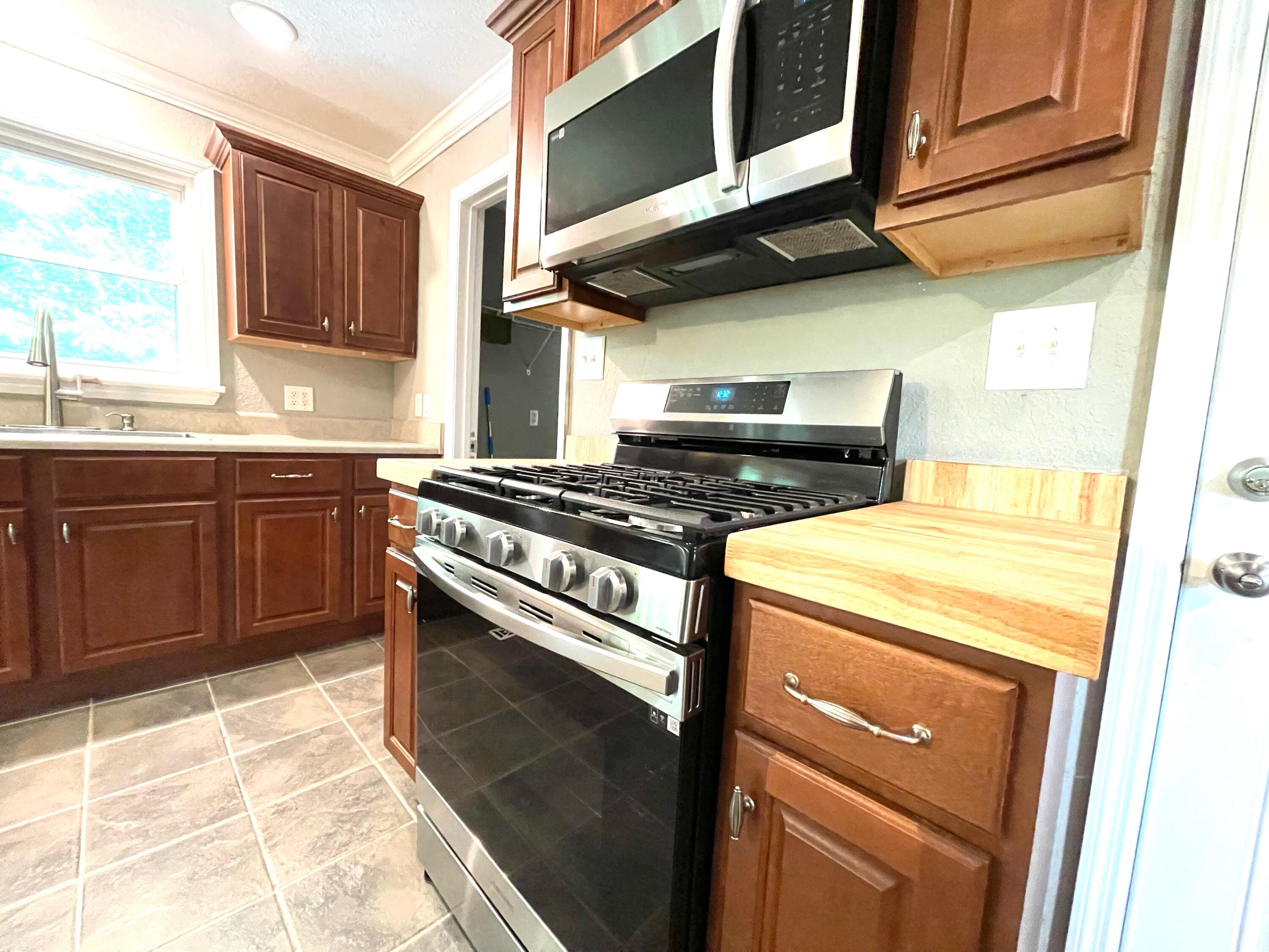 342 Elliott Street Soddy Daisy, TN 37379 - Photo 11 of 27 Gas Stove