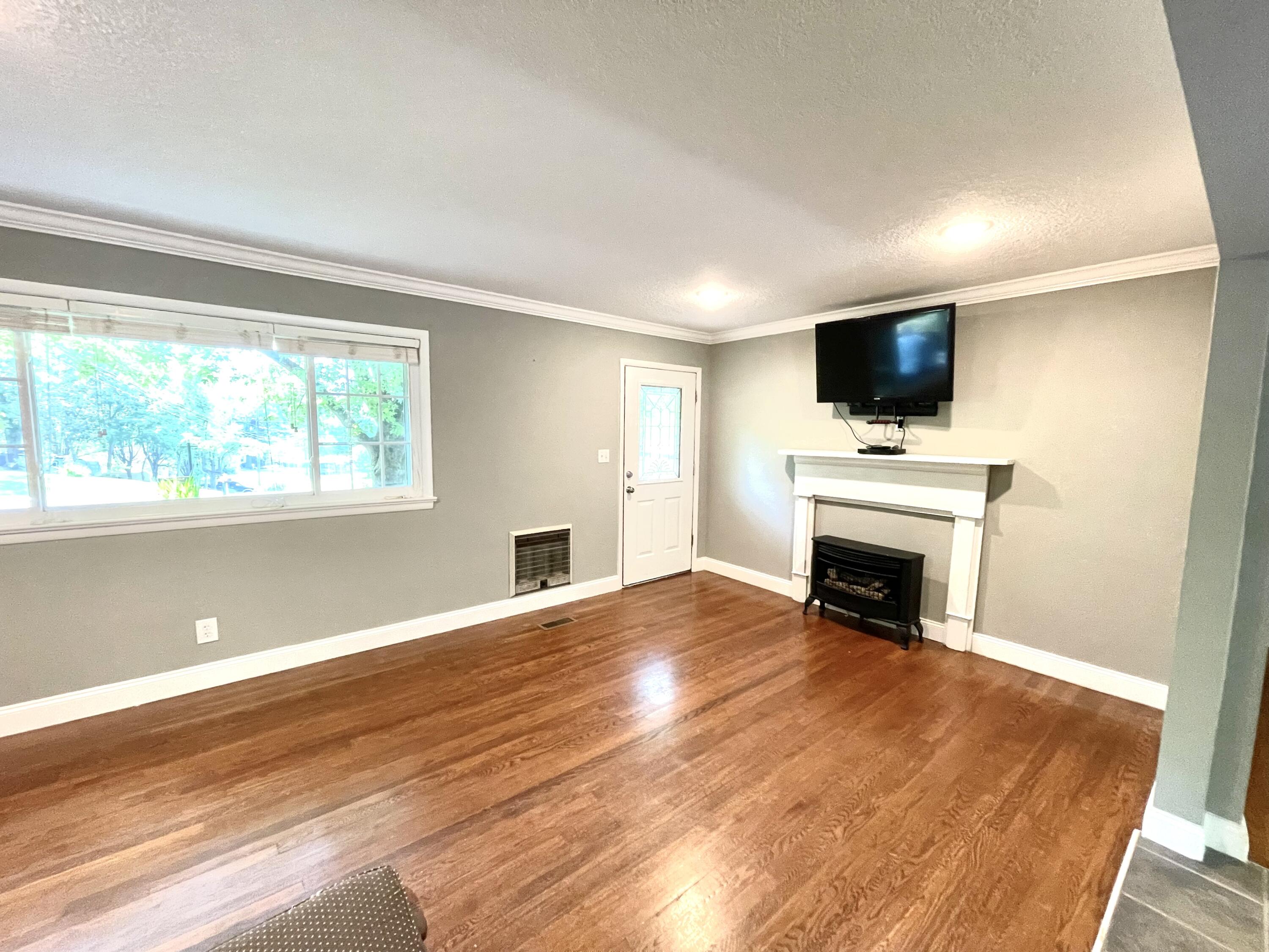 342 Elliott Street Soddy Daisy, TN 37379 - Photo 5 of 27 Fireplace