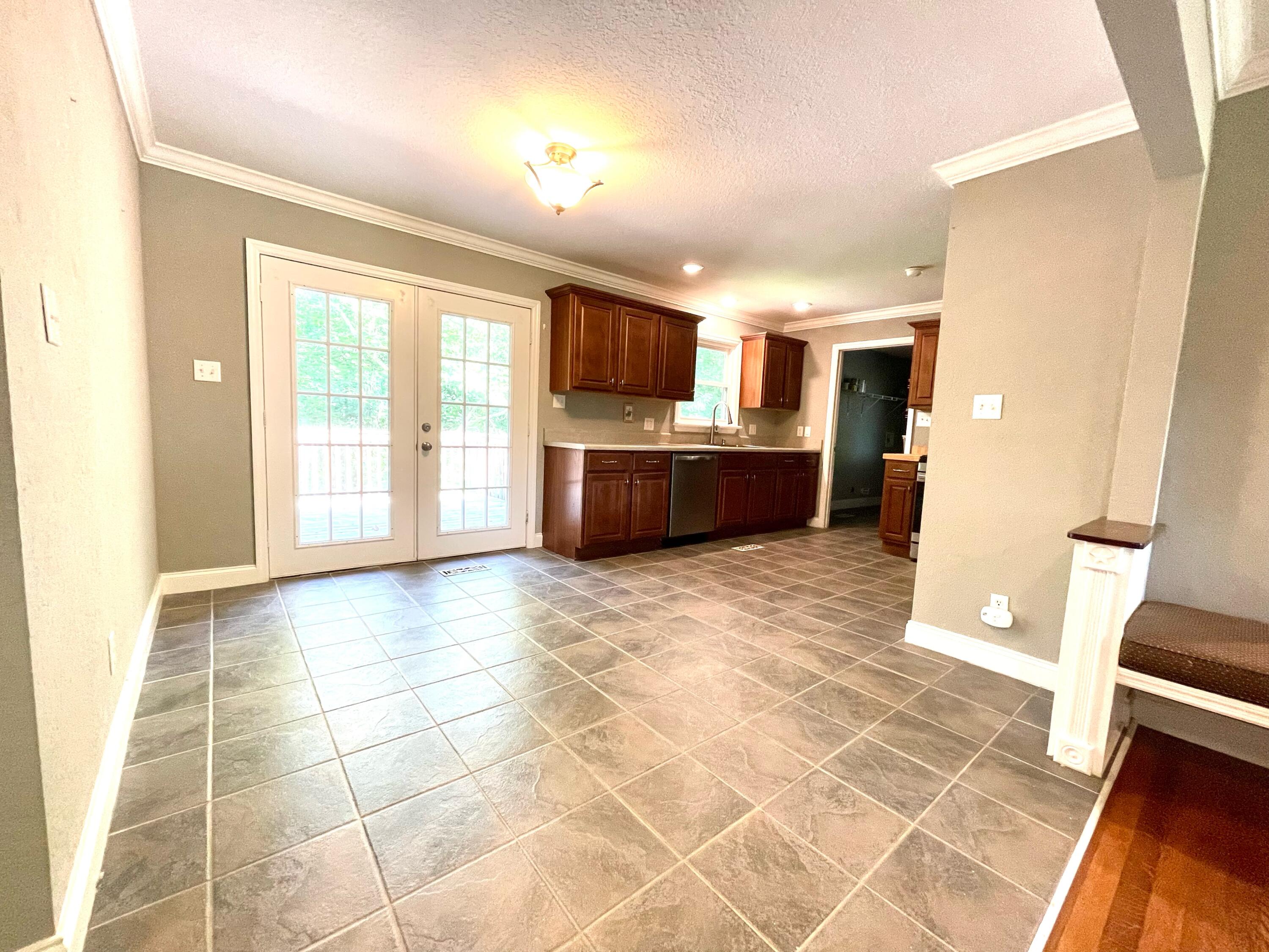 342 Elliott Street Soddy Daisy, TN 37379 - Photo 7 of 27 Dining Area