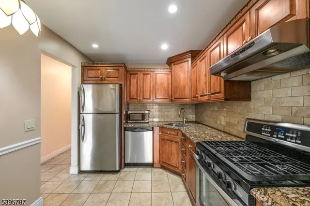 $549,000 | 1146 Stephanie Drive, Unit 1146, North Caldwell, NJ 07006