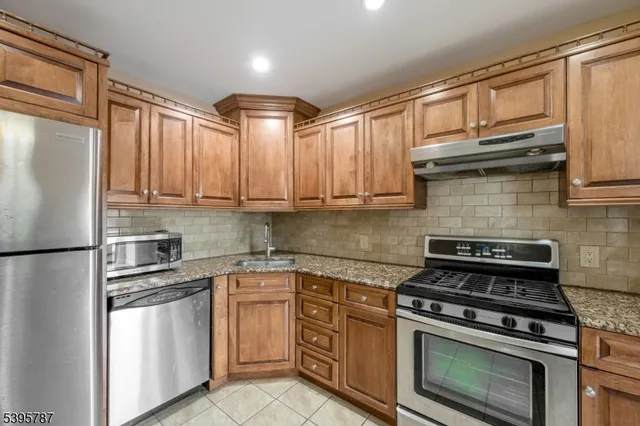 $549,000 | 1146 Stephanie Drive, Unit 1146, North Caldwell, NJ 07006