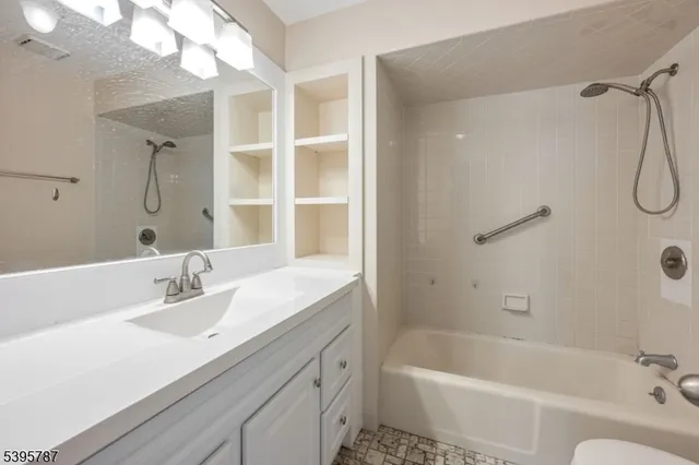 $549,000 | 1146 Stephanie Drive, Unit 1146, North Caldwell, NJ 07006