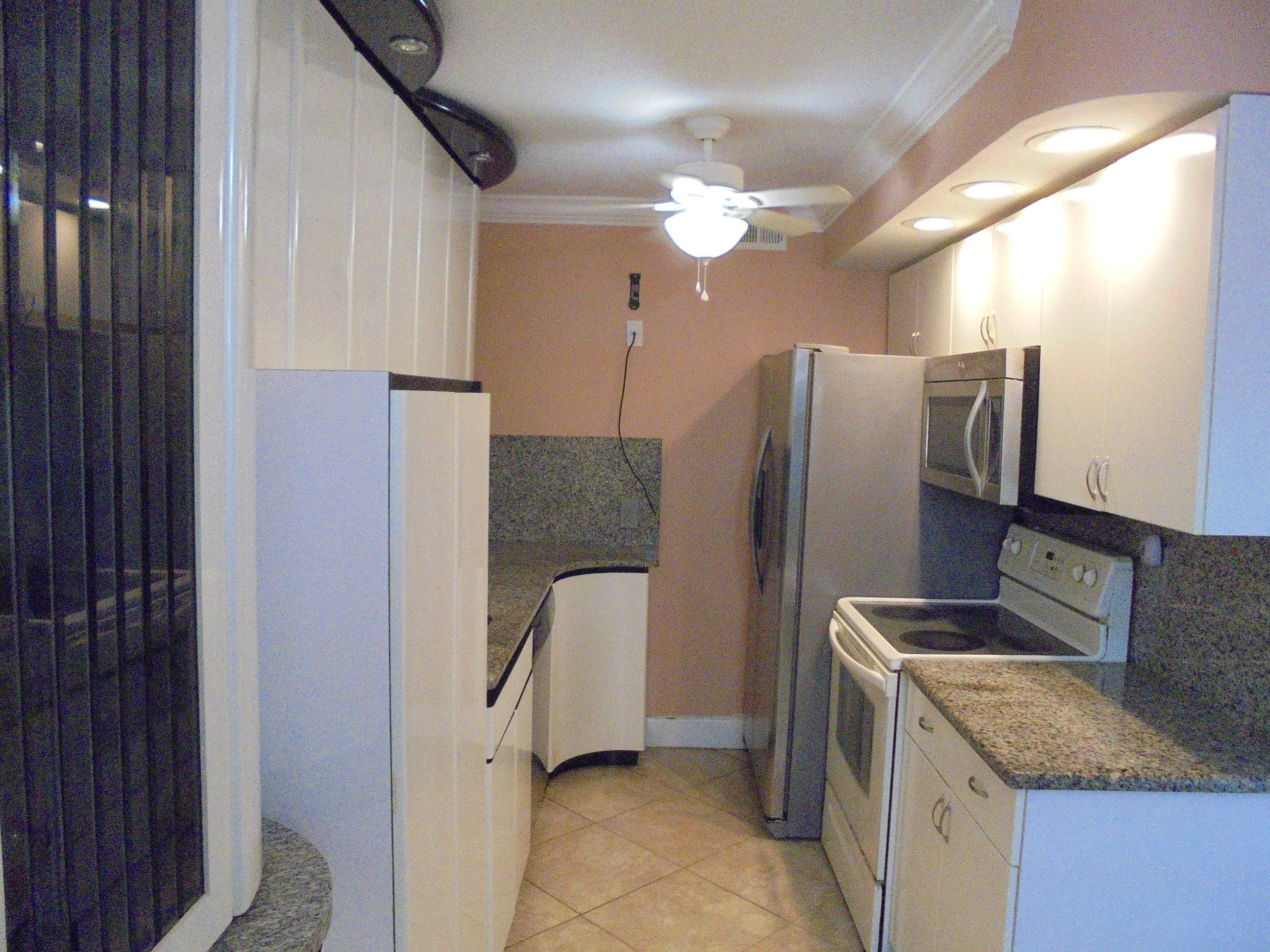 3042 Exeter C Boca Raton, FL 33434 - Photo 2 of 22 DSC07877