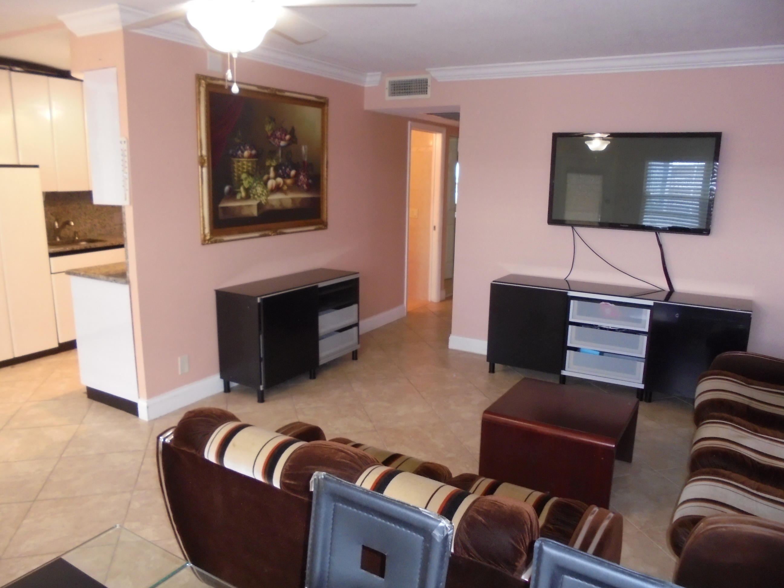 3042 Exeter C Boca Raton, FL 33434 - Photo 7 of 22 DSC07882