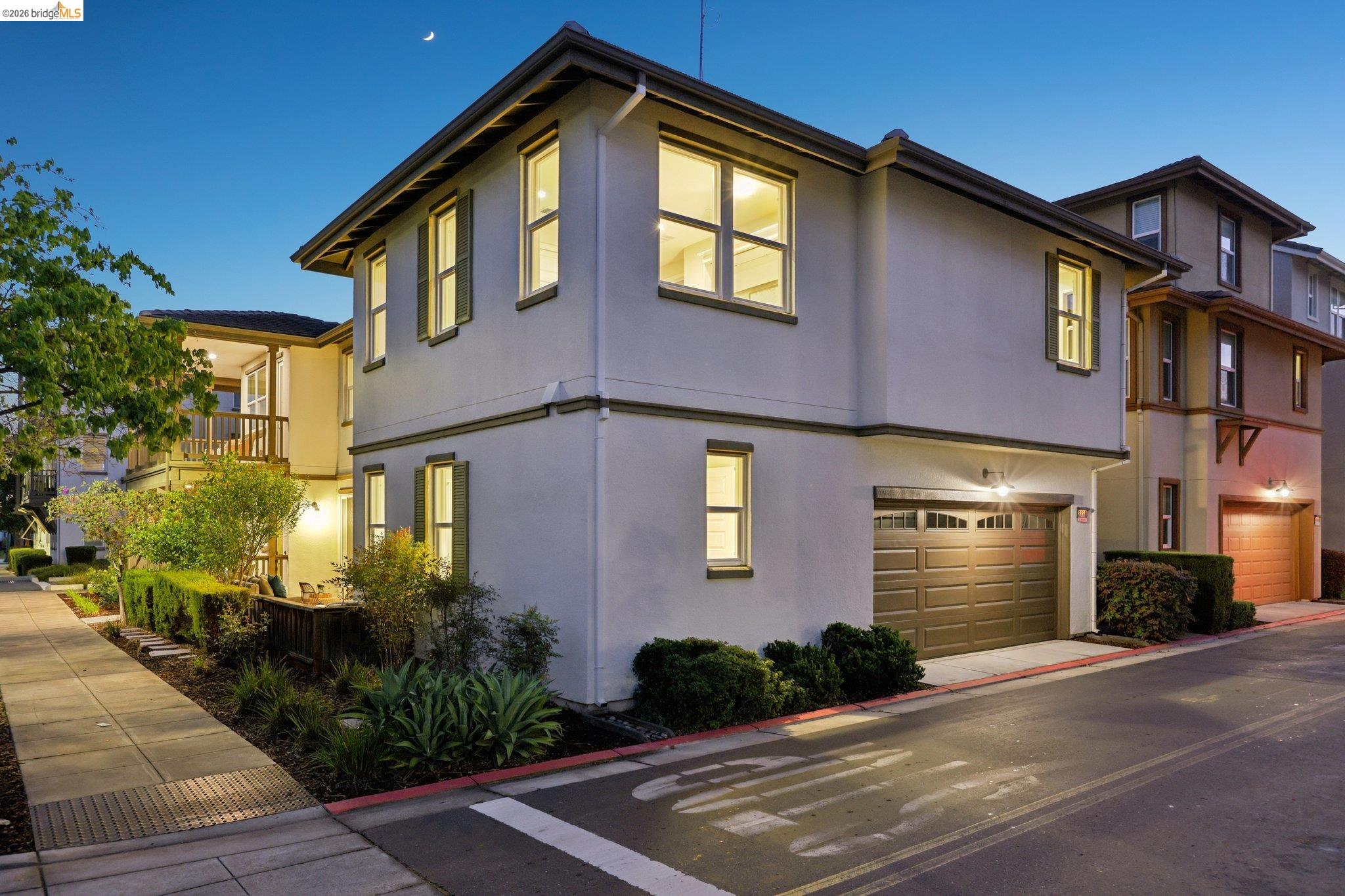 2770 Bette Street Alameda, CA 94501 - Photo 49 of 60 a front view of a house