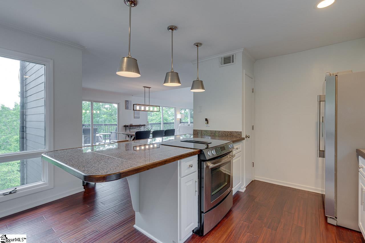 2 Hickory Ridge Greenville, SC 29609 - Photo 11 of 33