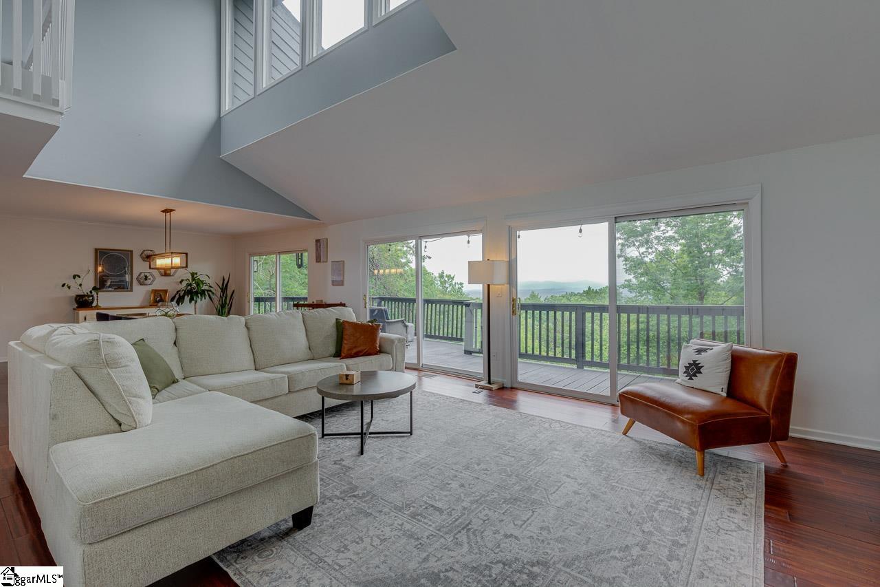2 Hickory Ridge Greenville, SC 29609 - Photo 3 of 33
