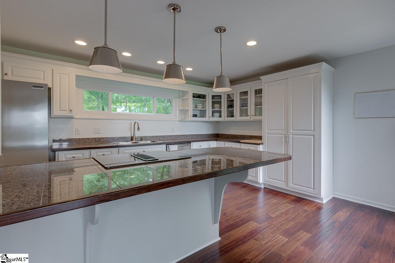 2 Hickory Ridge Greenville, SC 29609 - Photo 9 of 33
