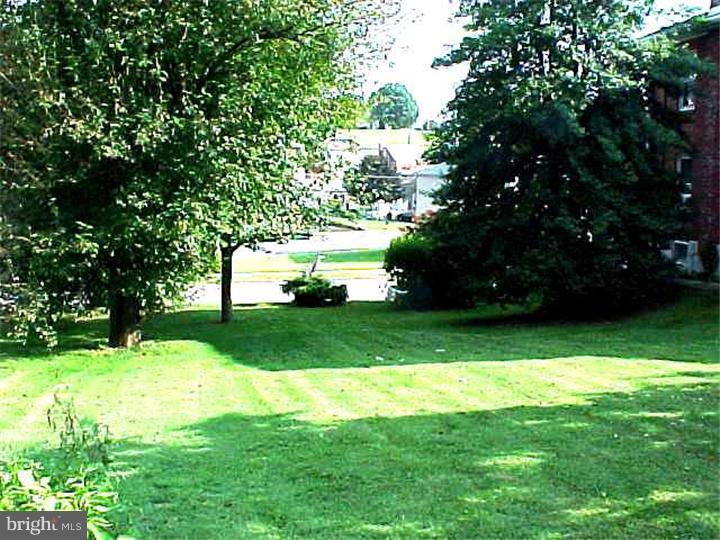 1113 Brooke Boulevard Reading, PA 19607 - Photo 5 of 11 Gallery Image 5