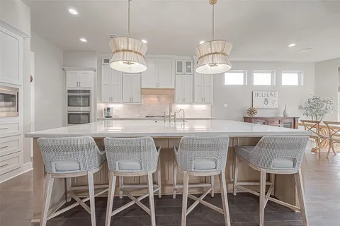 $975,000 | 30 Argosy Bend Place, Tomball, TX 77375