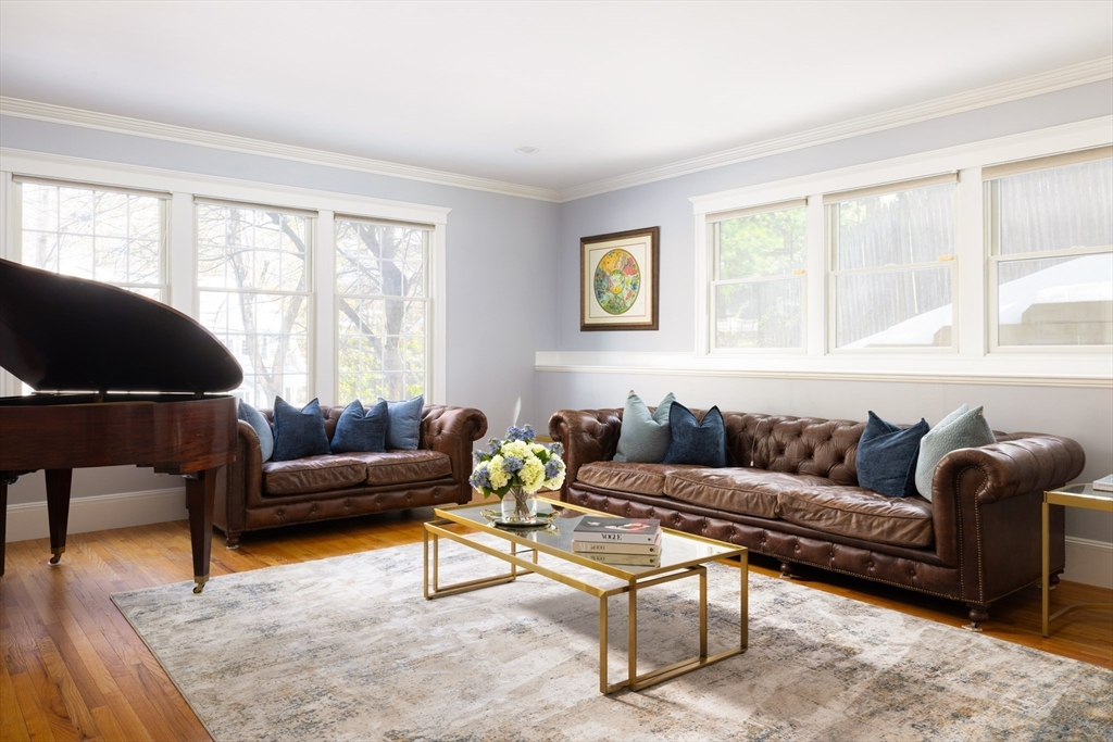 110 Avalon Road Newton, MA 02468 - Photo 4 of 28