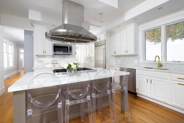 $2,675,000 | 110 Avalon Road, Newton, MA 02468