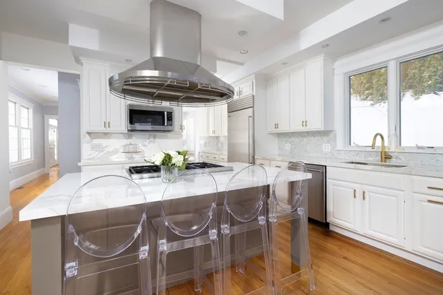 $2,675,000 | 110 Avalon Road, Newton, MA 02468