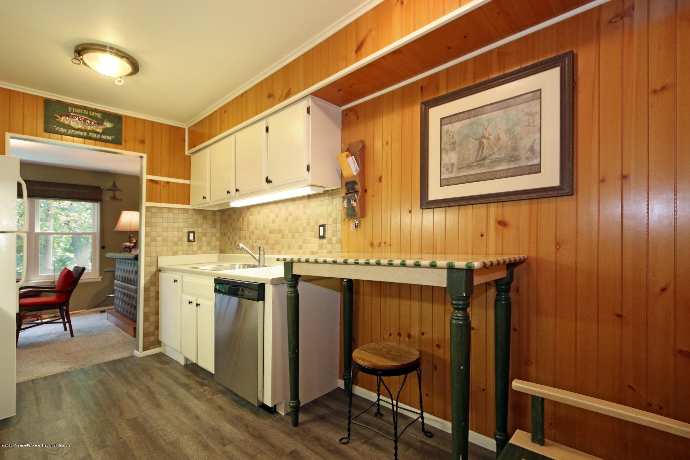 200 Portland Road, Unit B17 Highlands, NJ 07732 - Photo 12 of 32 KITCHEN