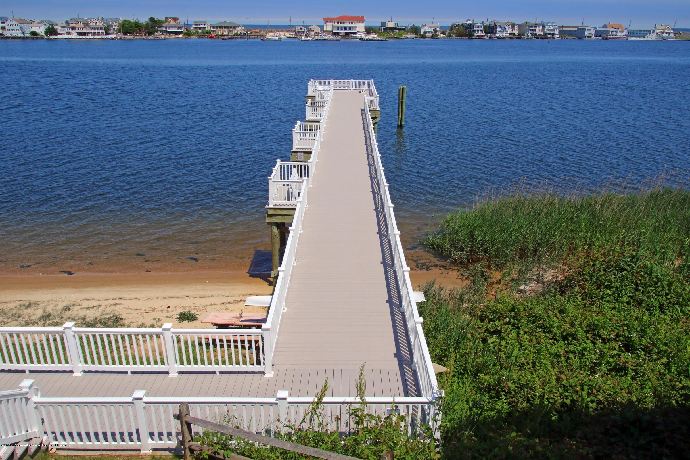 200 Portland Road, Unit B17 Highlands, NJ 07732 - Photo 21 of 32 VIEW FROM ABOVE