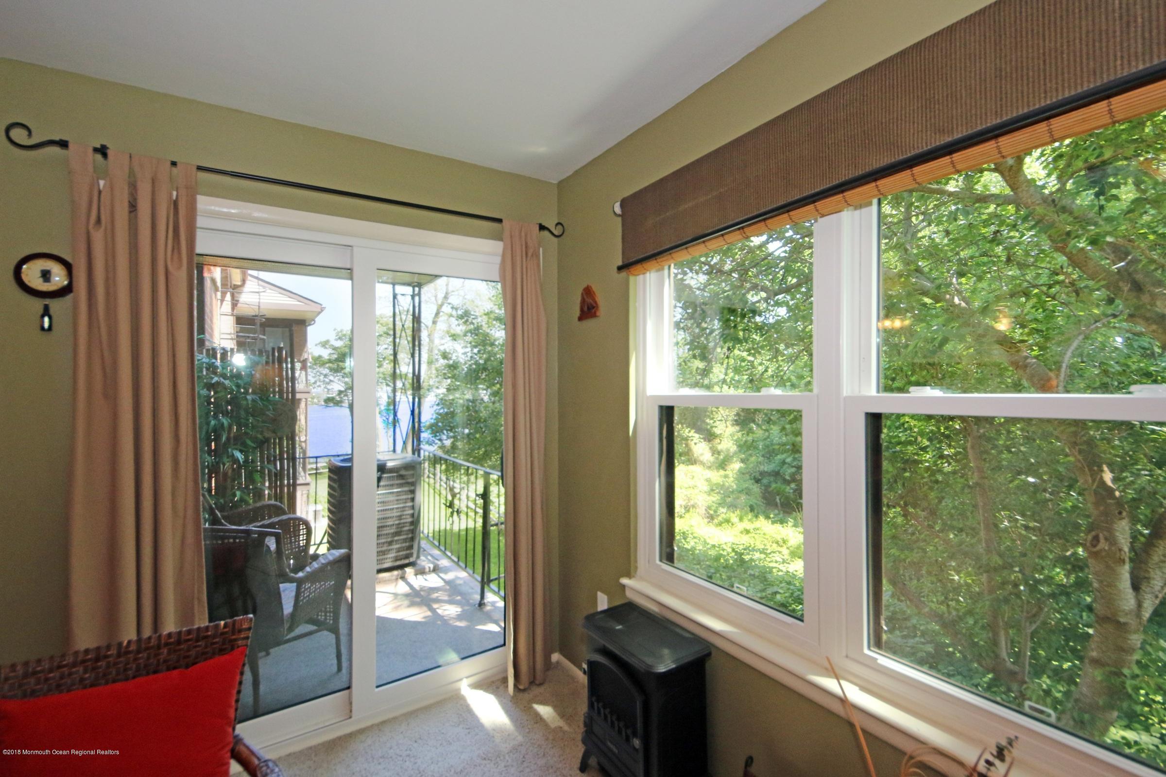 200 Portland Road, Unit B17 Highlands, NJ 07732 - Photo 7 of 32 DINING ROOM VIEW