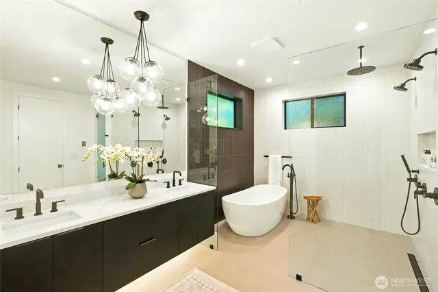 $3,250,000 | 17720 Southeast 63rd Place, Bellevue, WA 98006