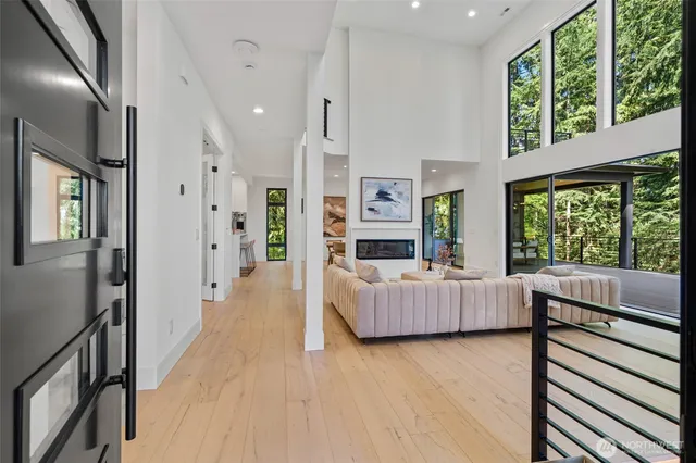 $3,250,000 | 17720 Southeast 63rd Place, Bellevue, WA 98006