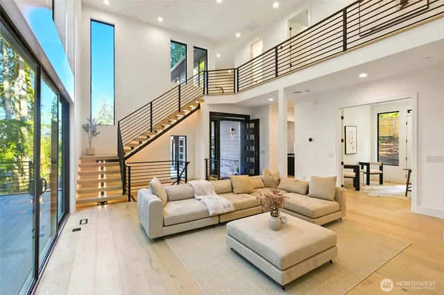 $3,250,000 | 17720 Southeast 63rd Place, Bellevue, WA 98006