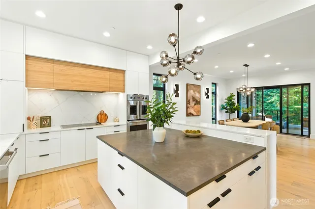 $3,250,000 | 17720 Southeast 63rd Place, Bellevue, WA 98006