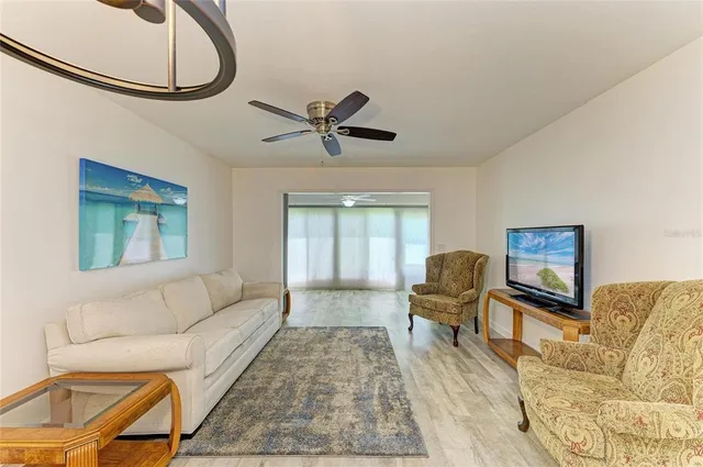 $224,900 | 258 Sherwood Drive, Unit 258, Bradenton, FL 34210