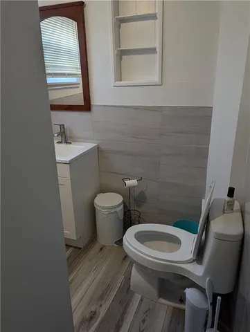 $4,750 | 37 Ann Street, Unit 2, Newport, RI 02840