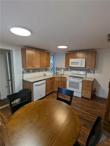 $4,750 | 37 Ann Street, Unit 2, Newport, RI 02840