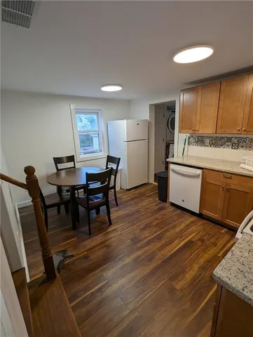 $4,750 | 37 Ann Street, Unit 2, Newport, RI 02840